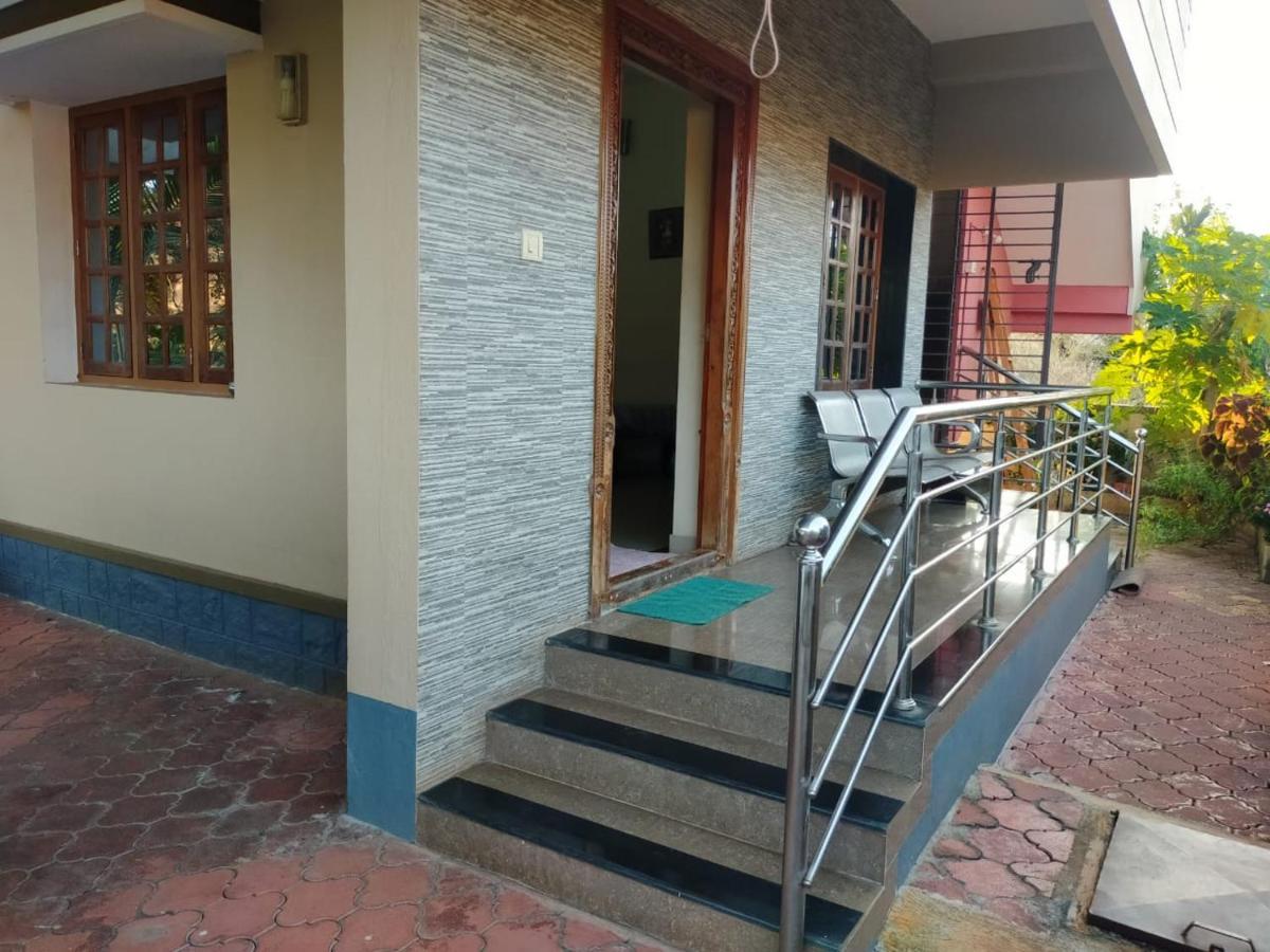 Maanyatha Home Stay Manipal Bagian luar foto